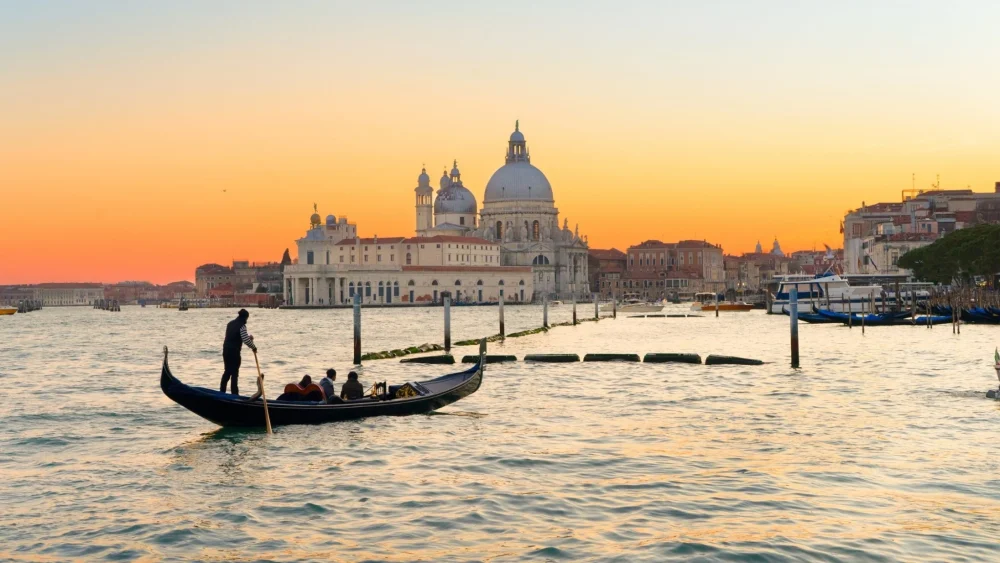 coucher-de-soleil-venise-gondole