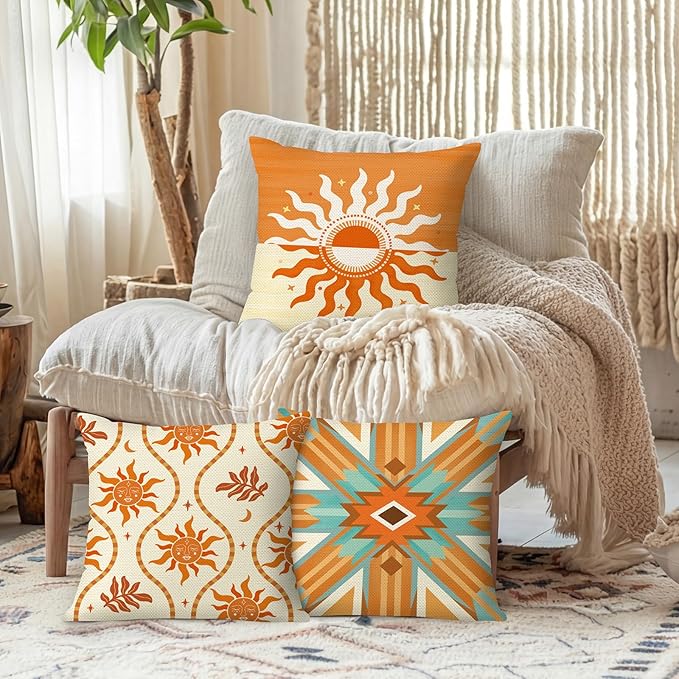 coussins soleil colorés boho orangé posés sur un fauteuil 