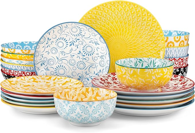 assortiment de vaissele colorée