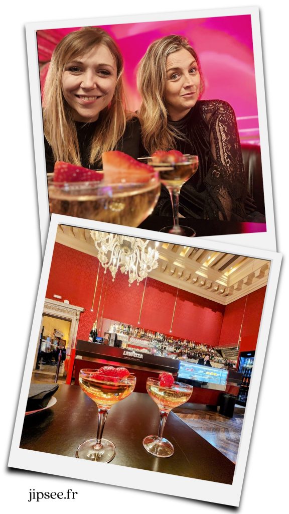 bar interieur et femme degustant une coupe de champagne au casino de venise