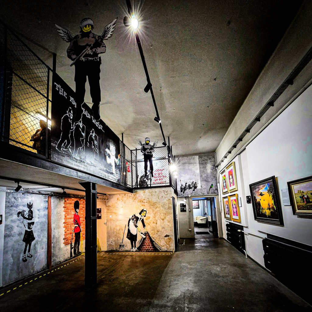 Œuvres de Banksy exposées au musée de Cracovie