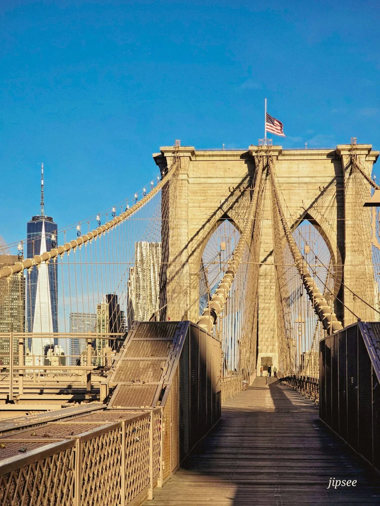 Brooklyn bridge one world trade center en arriere plan