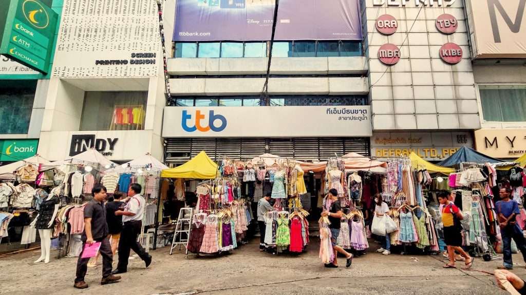stands-pratunam-marche-bangkok
