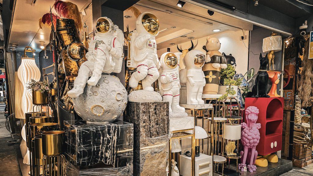 boutique de decoration a l'interieur du marche de chatuchak a bangkok