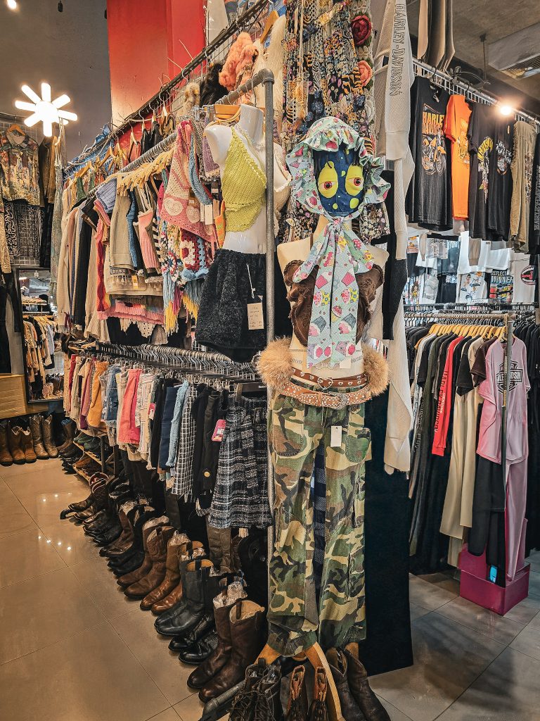boutique de fringues vintages au red buiding bangkok