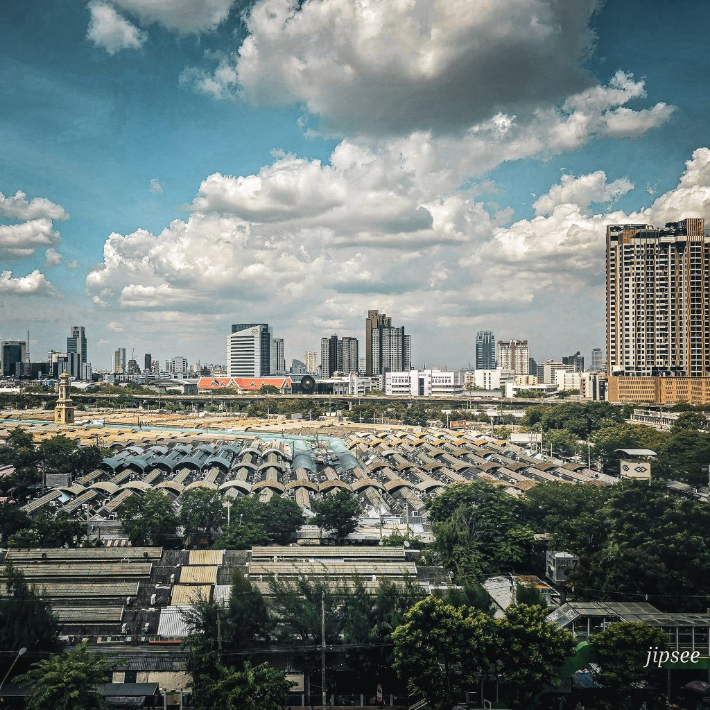 les toits du marché de chatuchak a bangkok