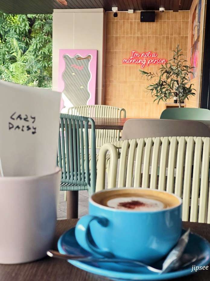 cafe-terrasse-lazy-daizy-bangkok