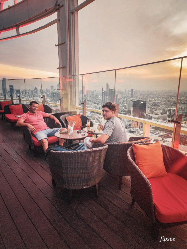 en famille au red sky bangkok