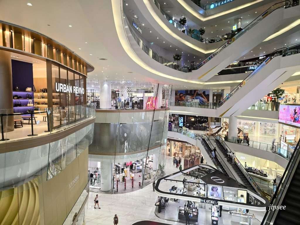 interieur-centre-commercial-iconsiam