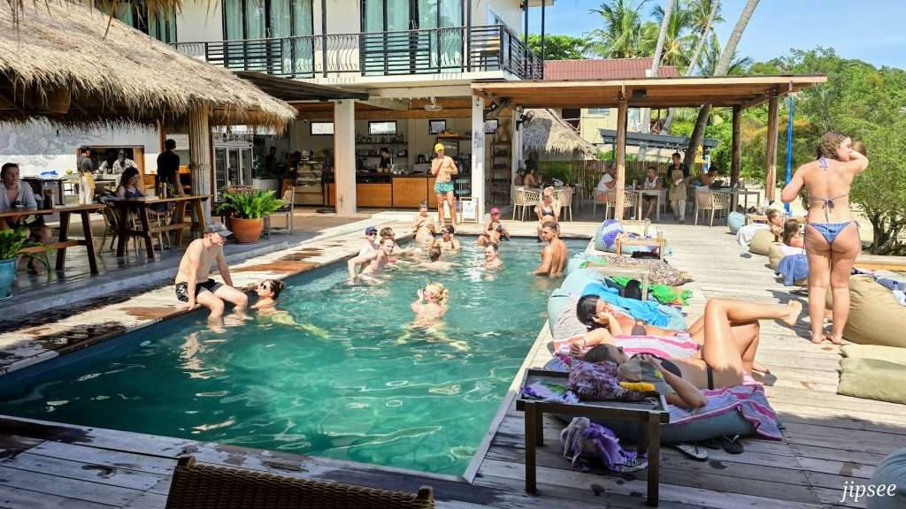 piscine-beach-club-koppee-koh-tao