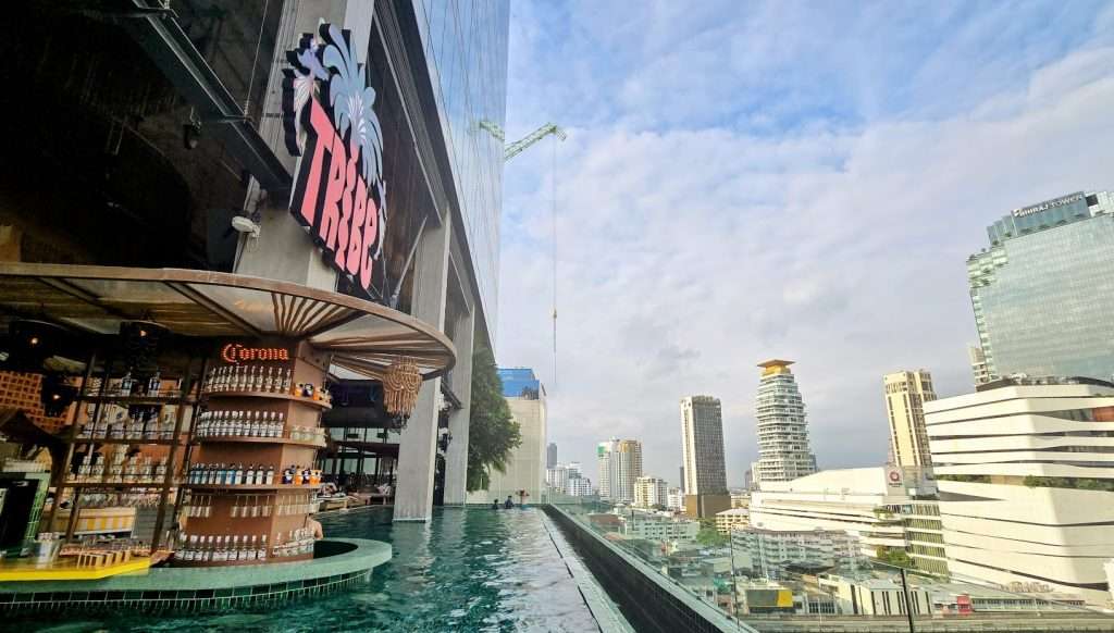 piscine-bar-tribe-beach-club-bangkok