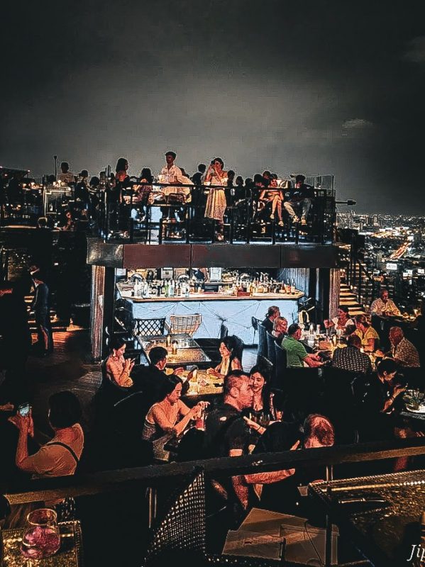 vue sur la terrasse bondee du vertigo bangkok