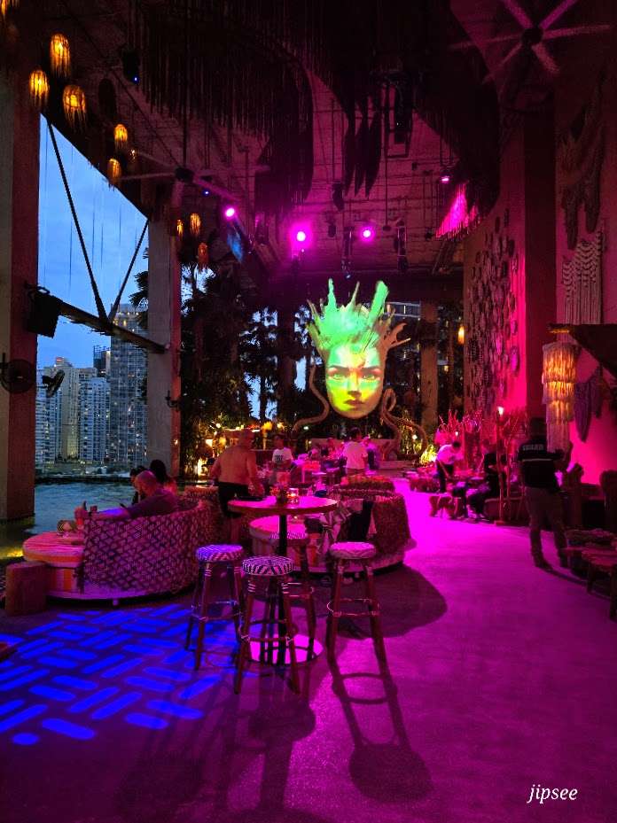 tribe-beach-club-illumine-bangkok