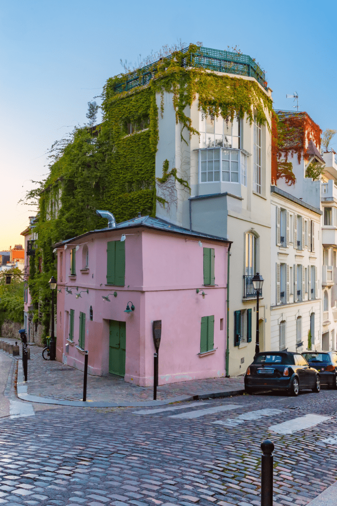 maison-rose-montmartre-paris