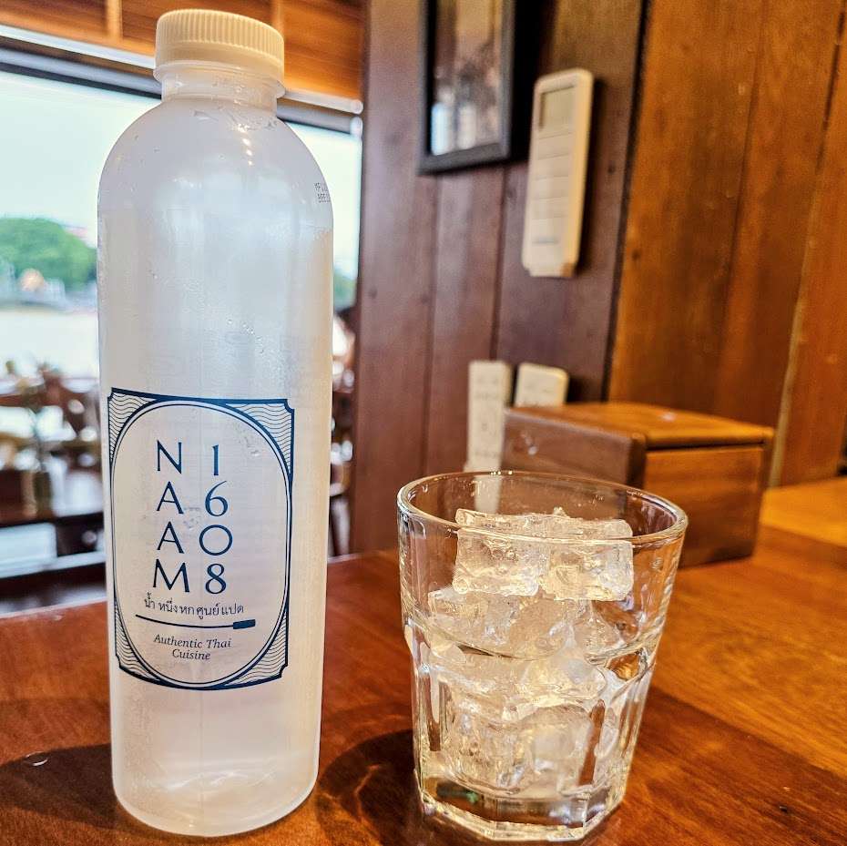 bouteille-d-eau-namm-1608-chinatown-bangkok