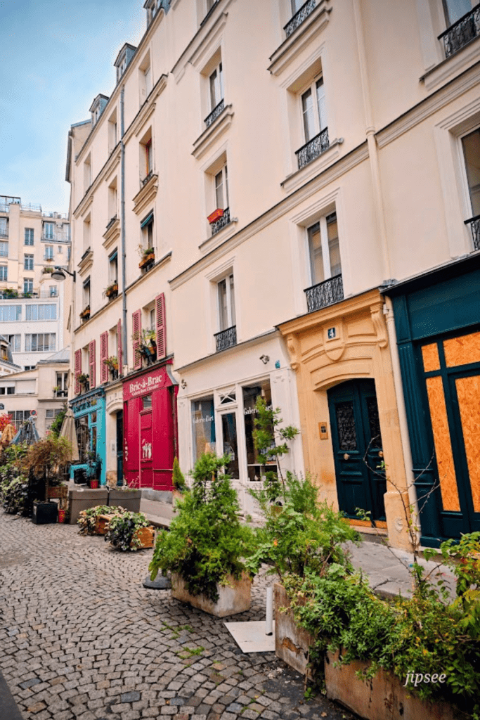 ruelle-montmartre-paris-18-eme-arrondissement