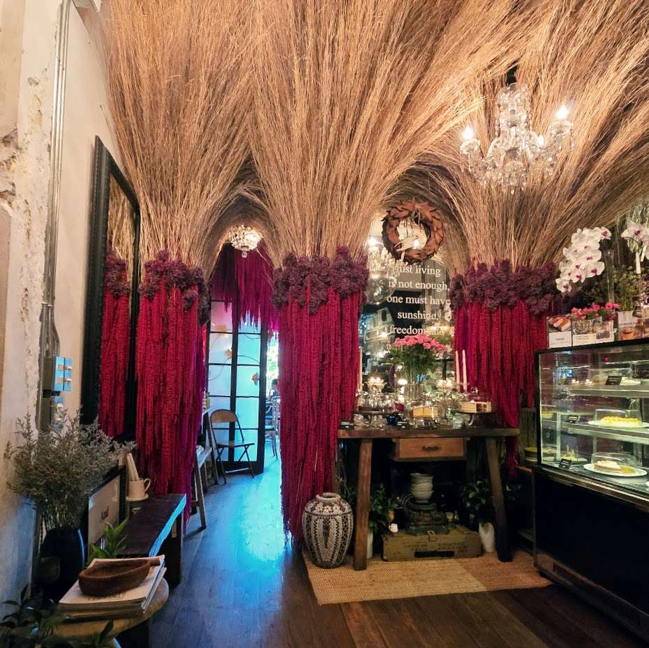 decoration-interieure-floral-cafe-bangkok