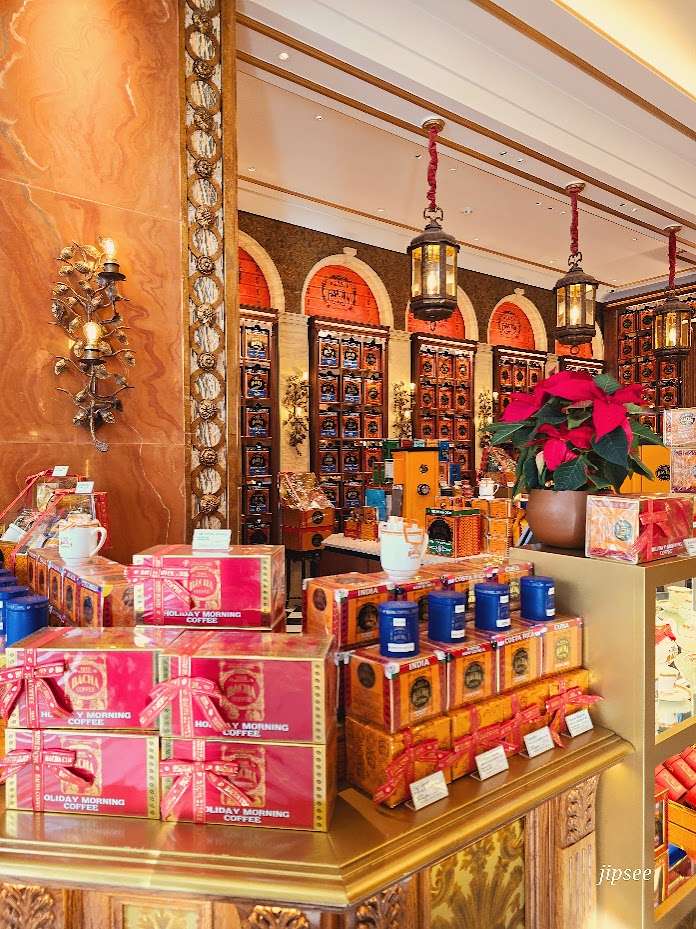 interieur-boutique-bacha-coffee-champs-elysés