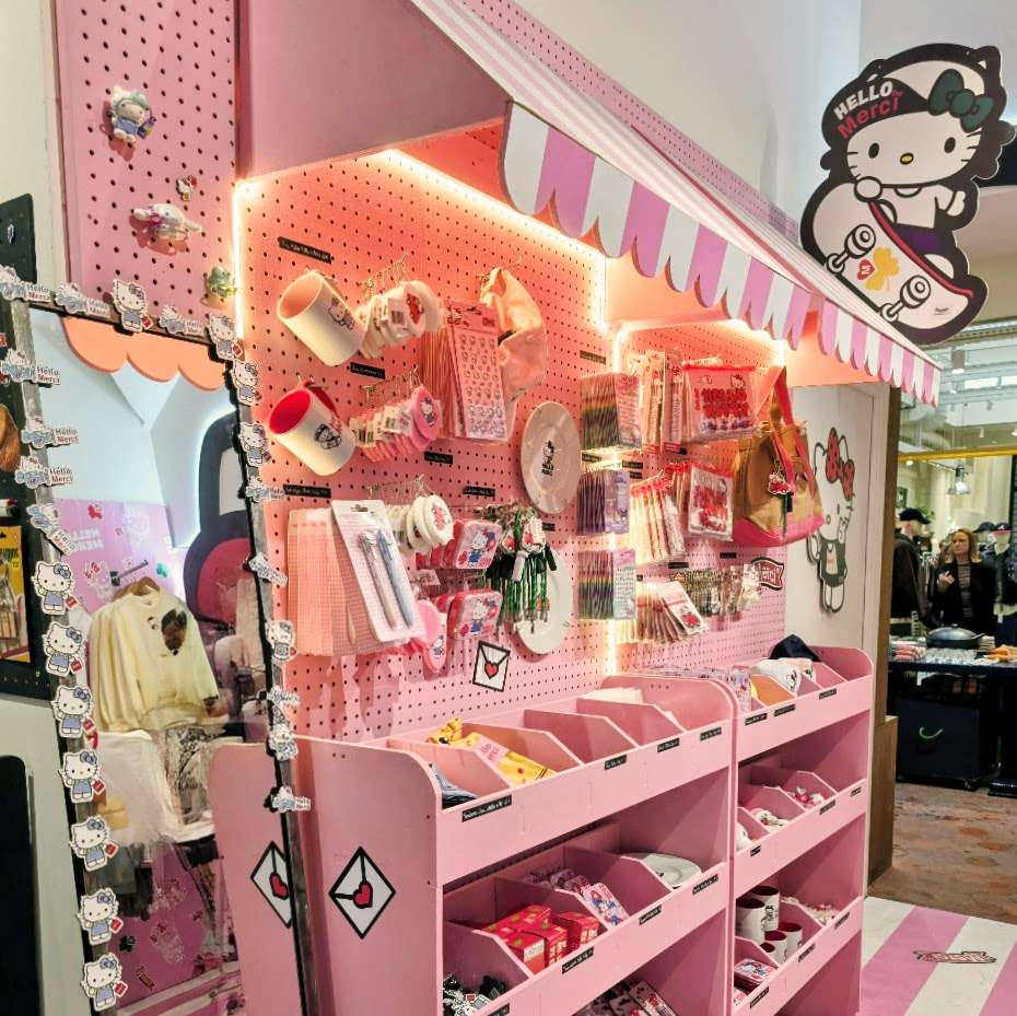 stand-hello-kitty-boutique-merci-paris