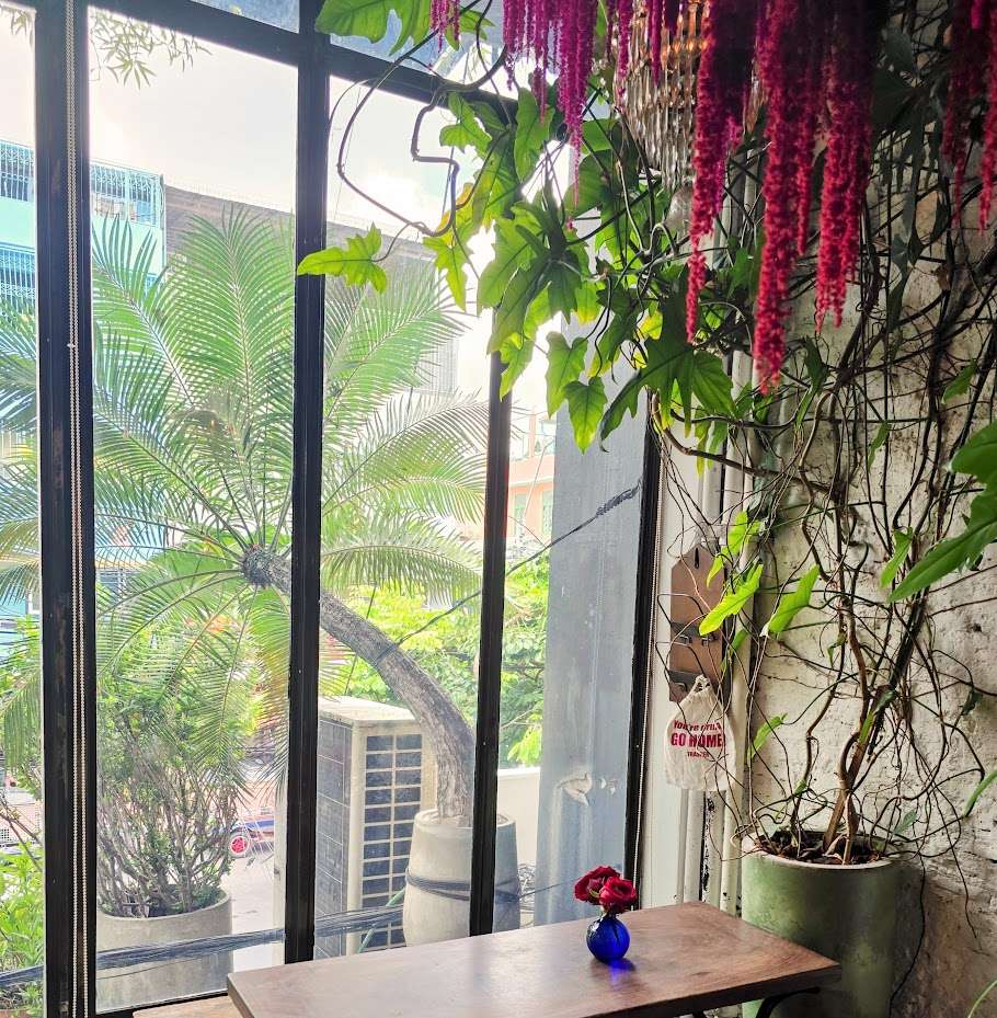 verriere-etage-floral-cafe-bangkok
