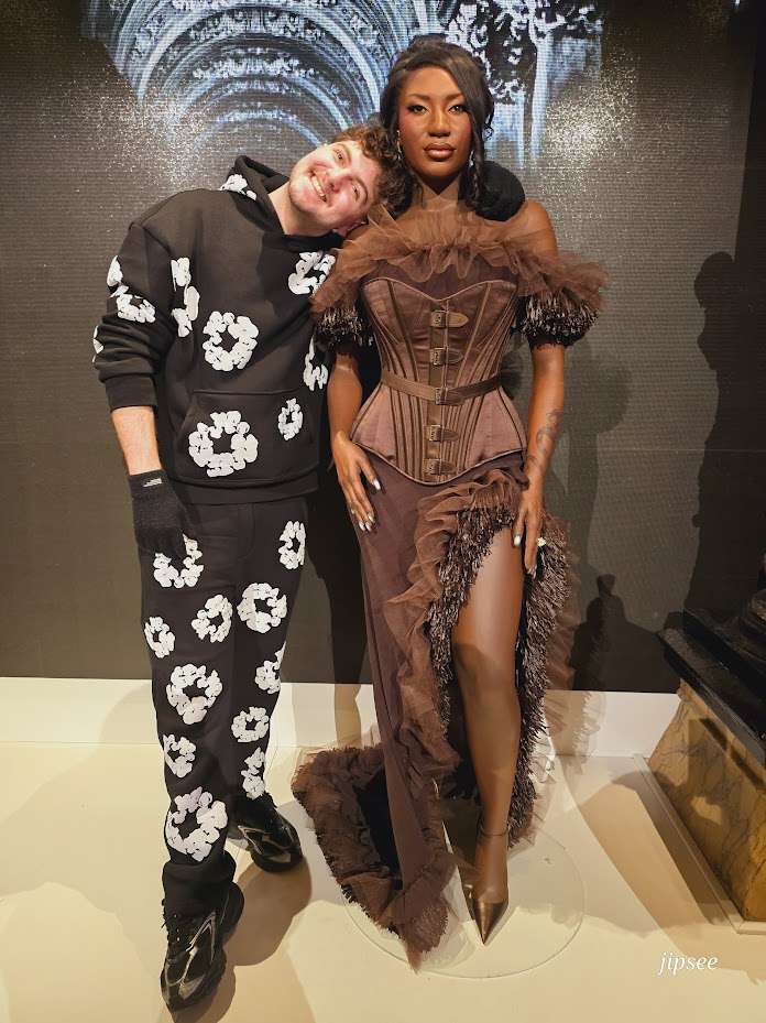 statue-aya-nakamura-grevin-paris