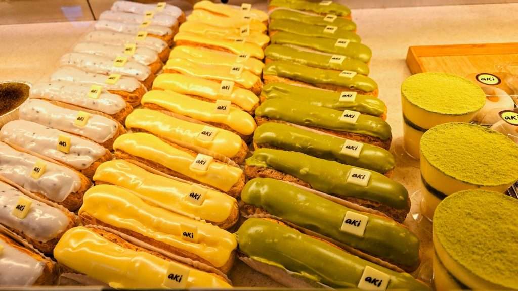 vitrine-patisserie-aki-boulangerie-paris