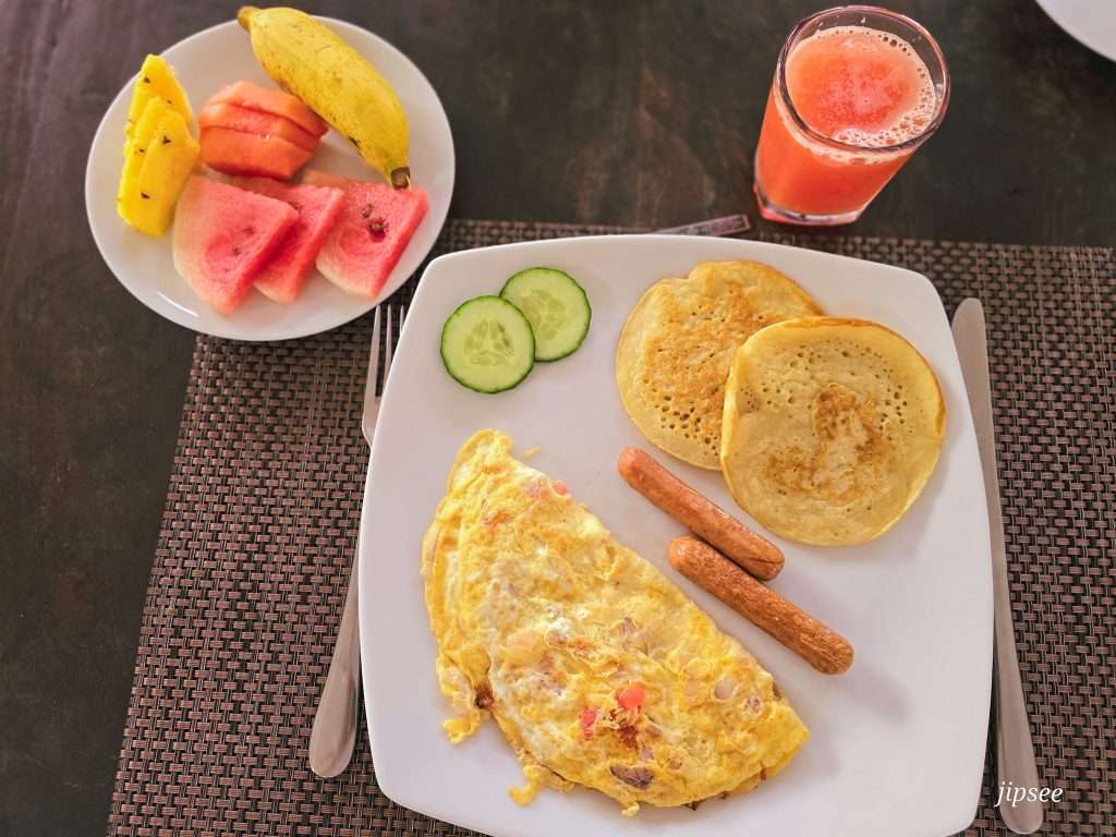 breakfast-pearl-drop-waves-mirissa