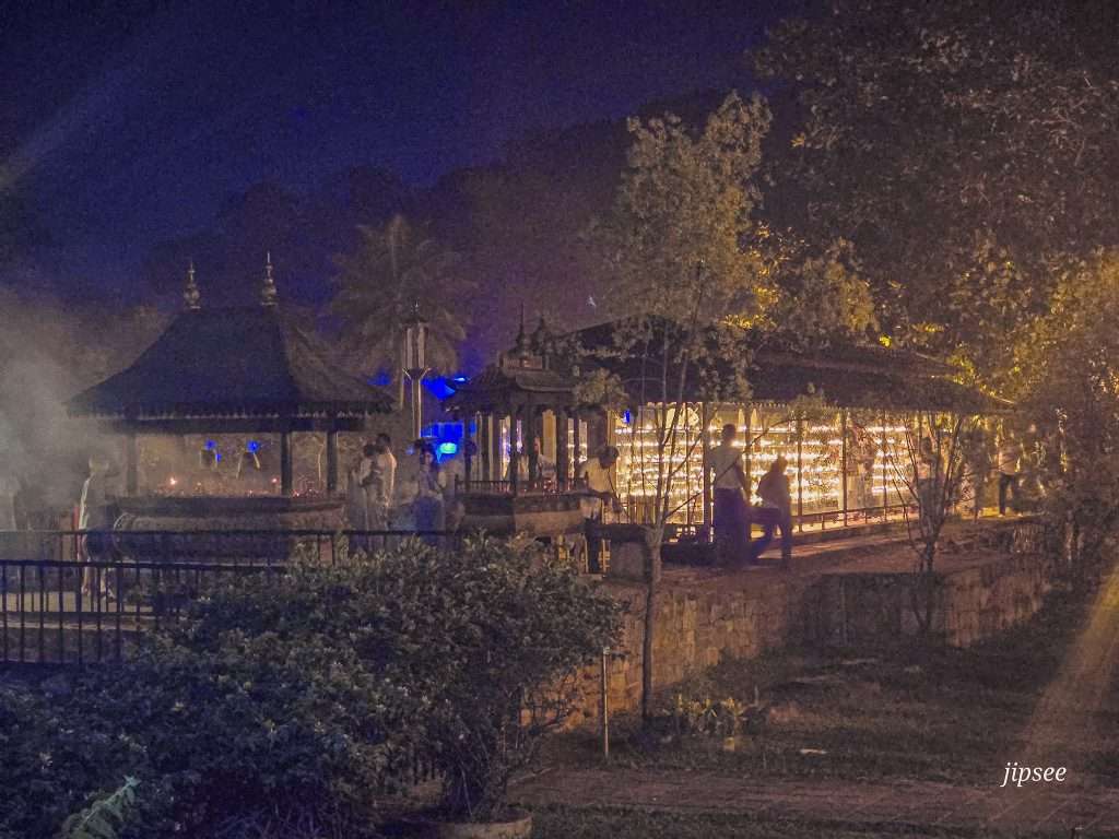 jardin-temple-de-la-dent-kandy