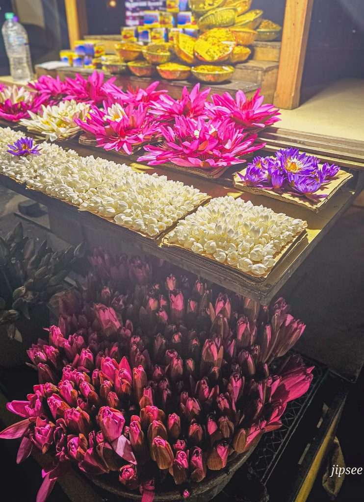 fleurs-offrandes-temple-kandy