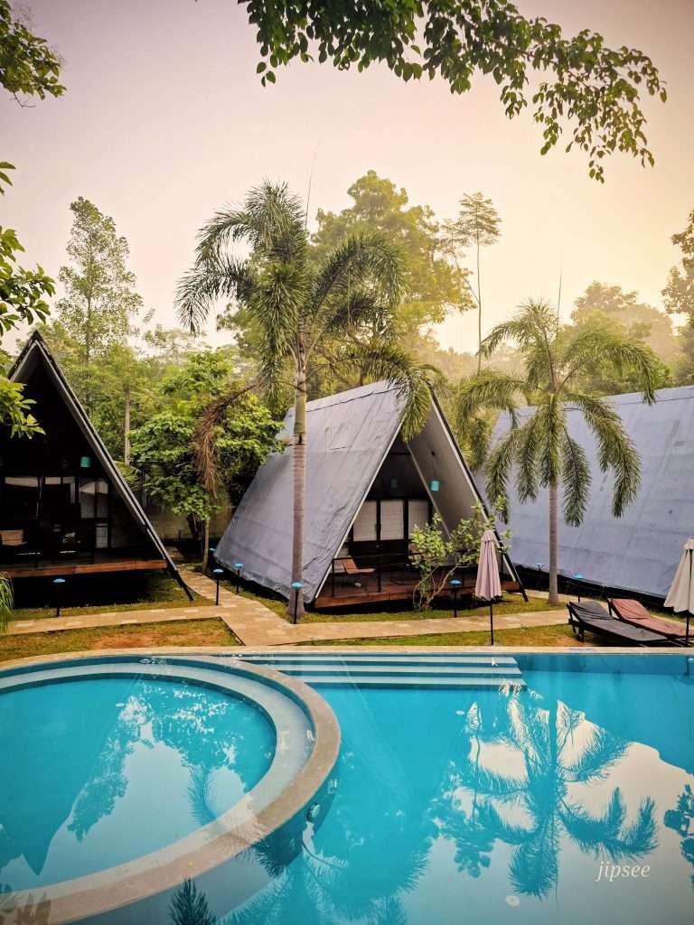 piscine-kottawatta-river-bank-resort-sri-lanka