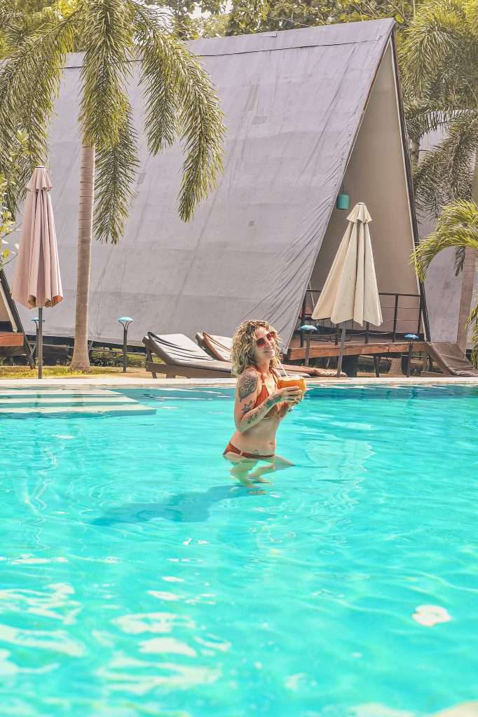 piscine-kottawatta-river-bank-resort-sri-lanka