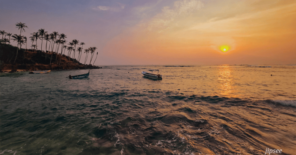 plage-mirissa-sri-lanka-sunset