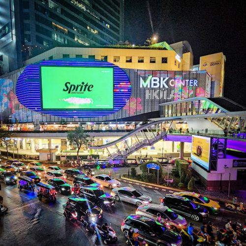 circulation infernale devant le mbk center de bangkok