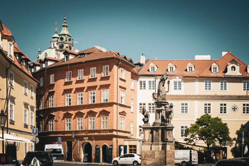 architecture de prague facades batiments anciens