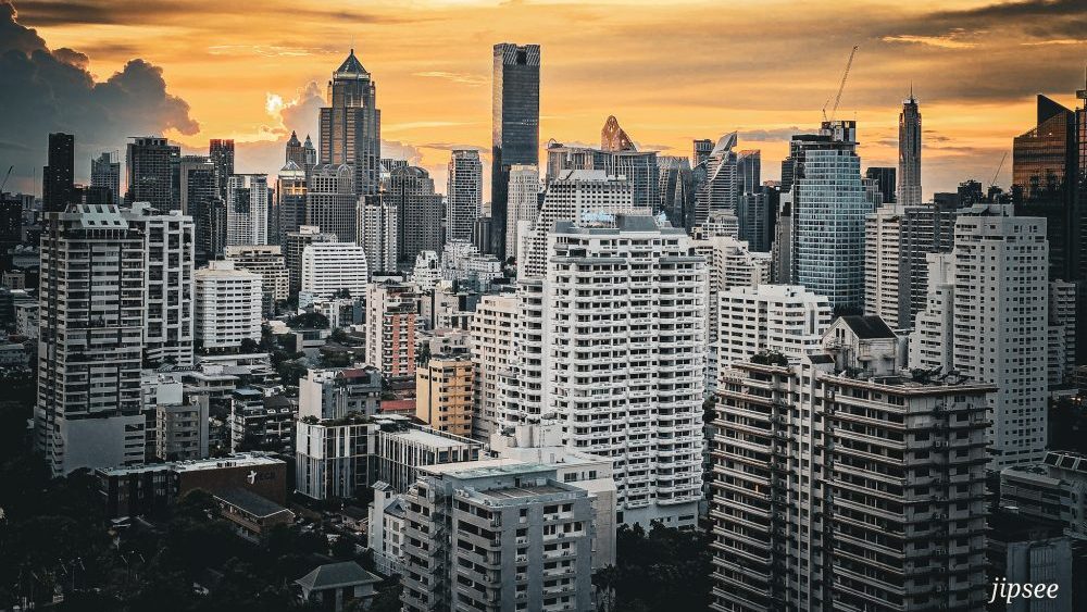 sunset sur la skyline de bangkok