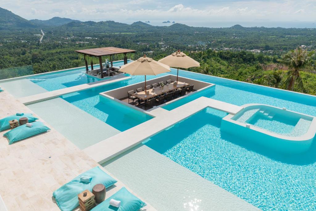 piscine en rooftop de l'hotel ida B a koh samui