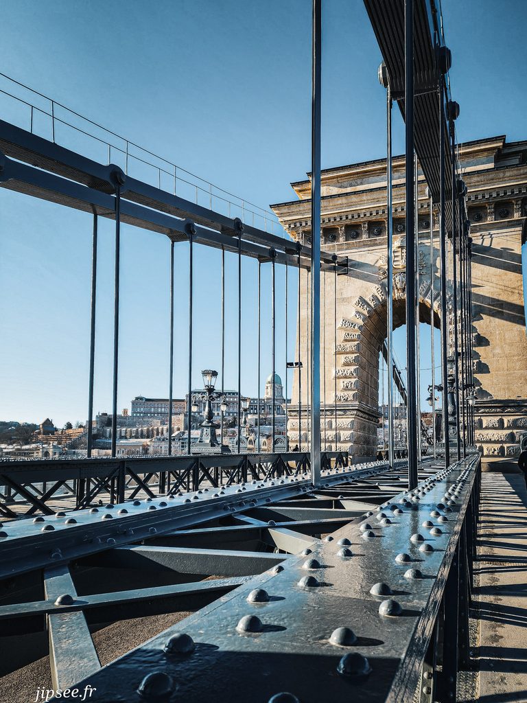 architecture du pont des chaines a budapest