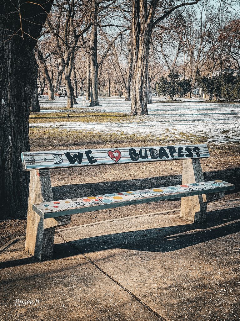 banc en bois tague we love budapest