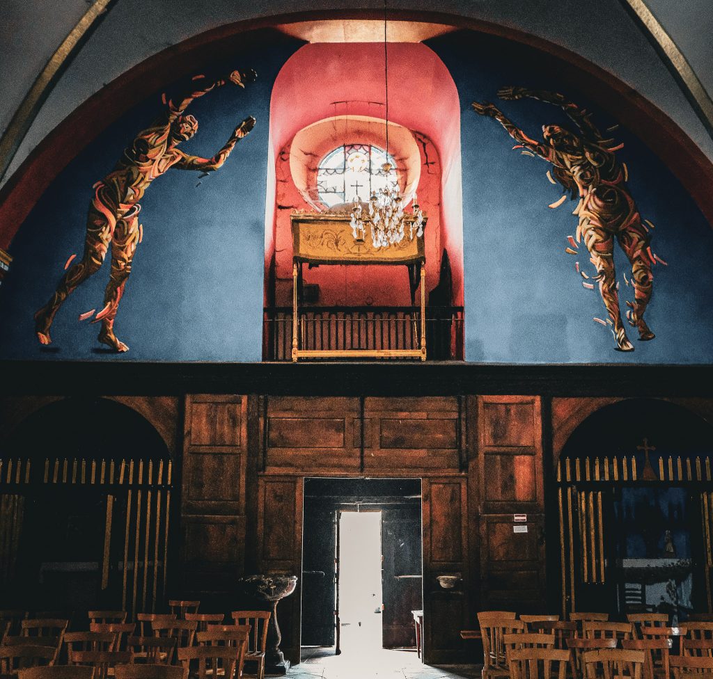 interieur de l'eglise de carla bayle