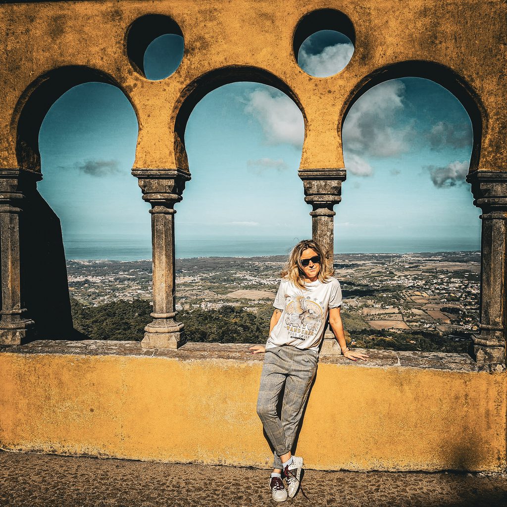 pause photo avec vue sur la mer a sintra