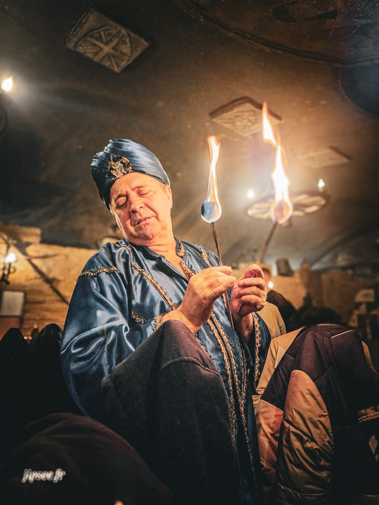 spectacle du feu au sir lancelot restaurant medieval de budapest
