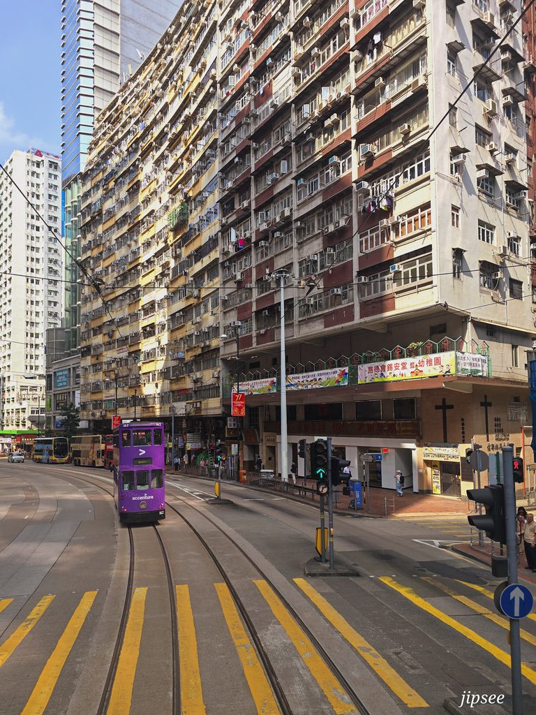 ding ding bus tramway typique a etage a hong kong