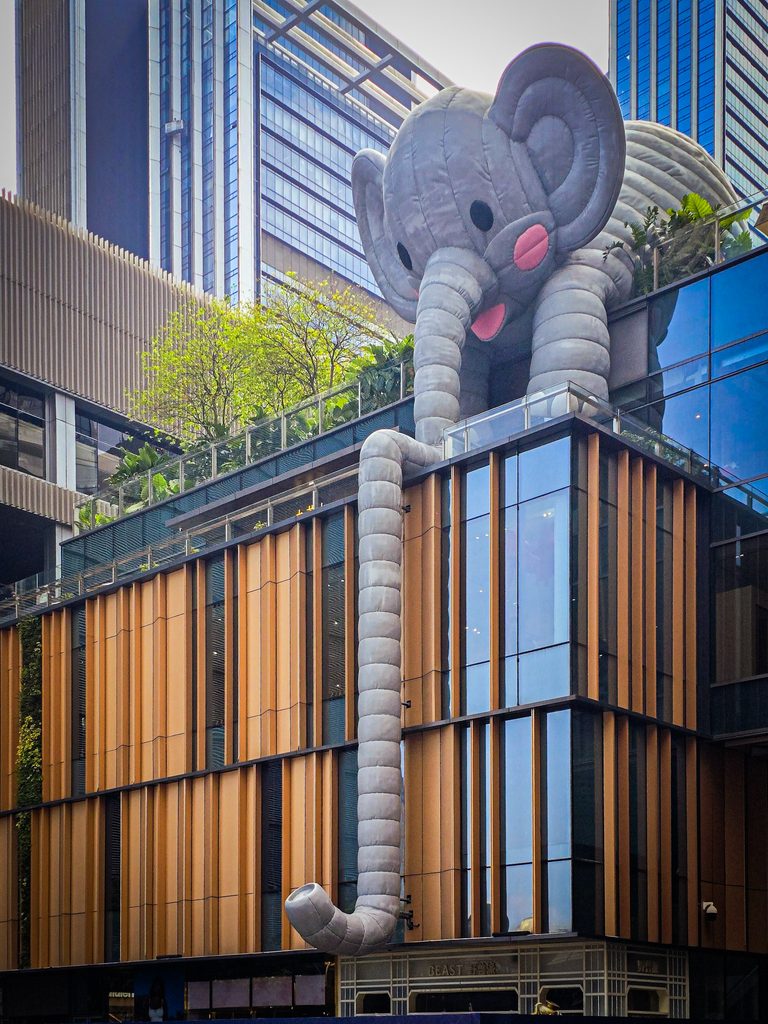Elephant geant sur le toit du MixC World Shenzhen
