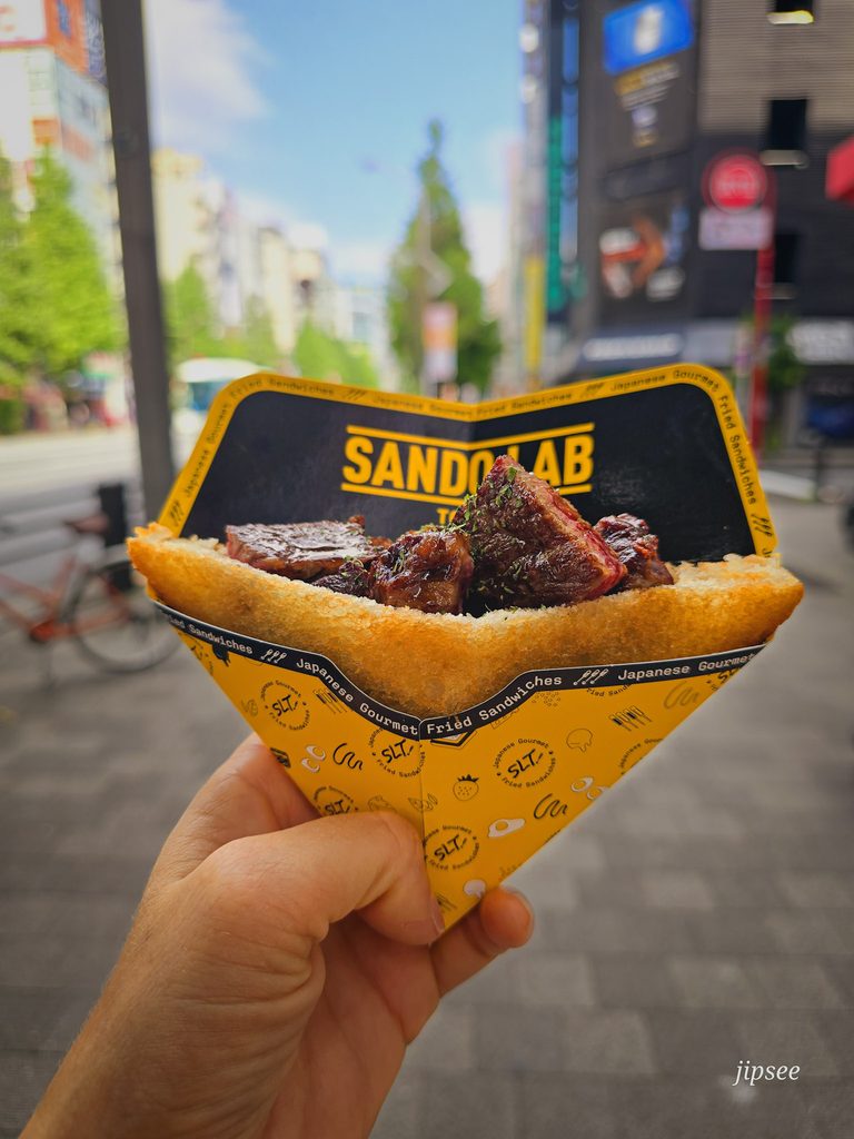 sandwich triangle a la viande de chez sando lab a akihabara tokyo