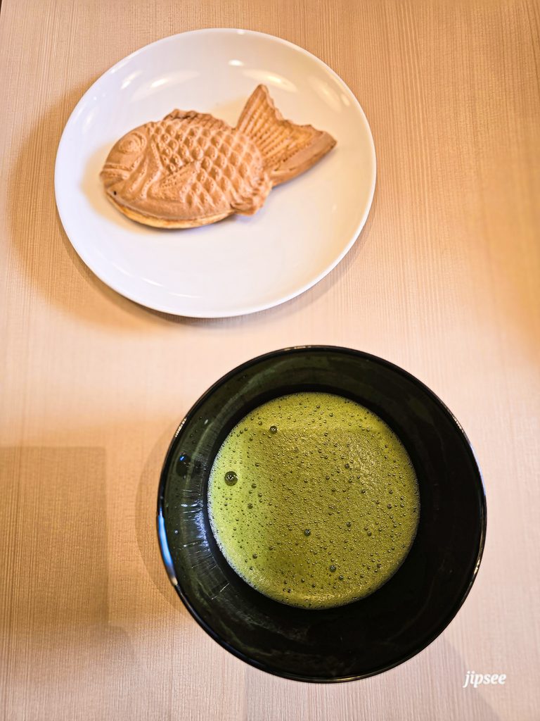 taiyaki et bol de matcha