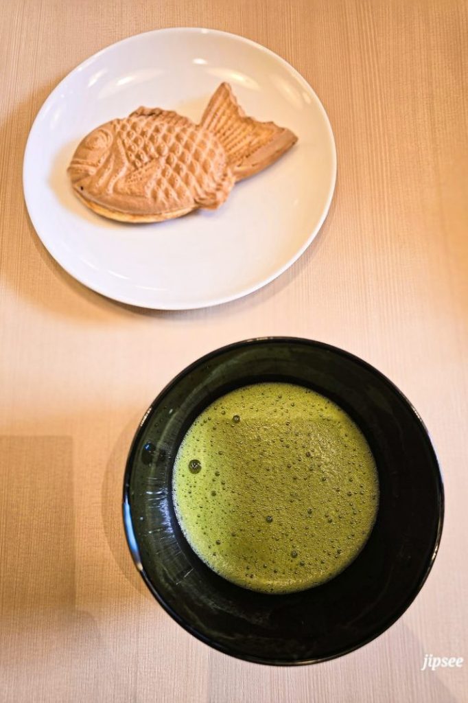 taiyaki et bol de matcha